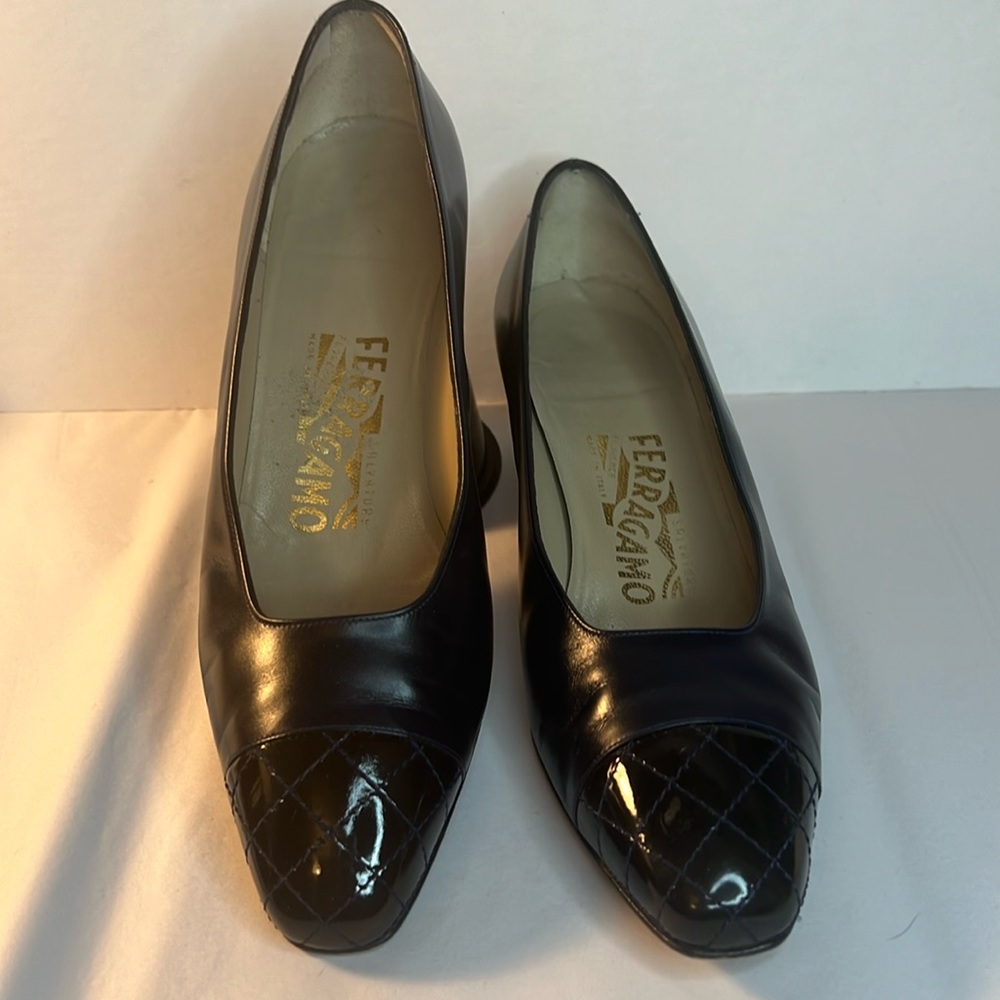 Vintage Salvatore Ferragamo Taddea Pumps